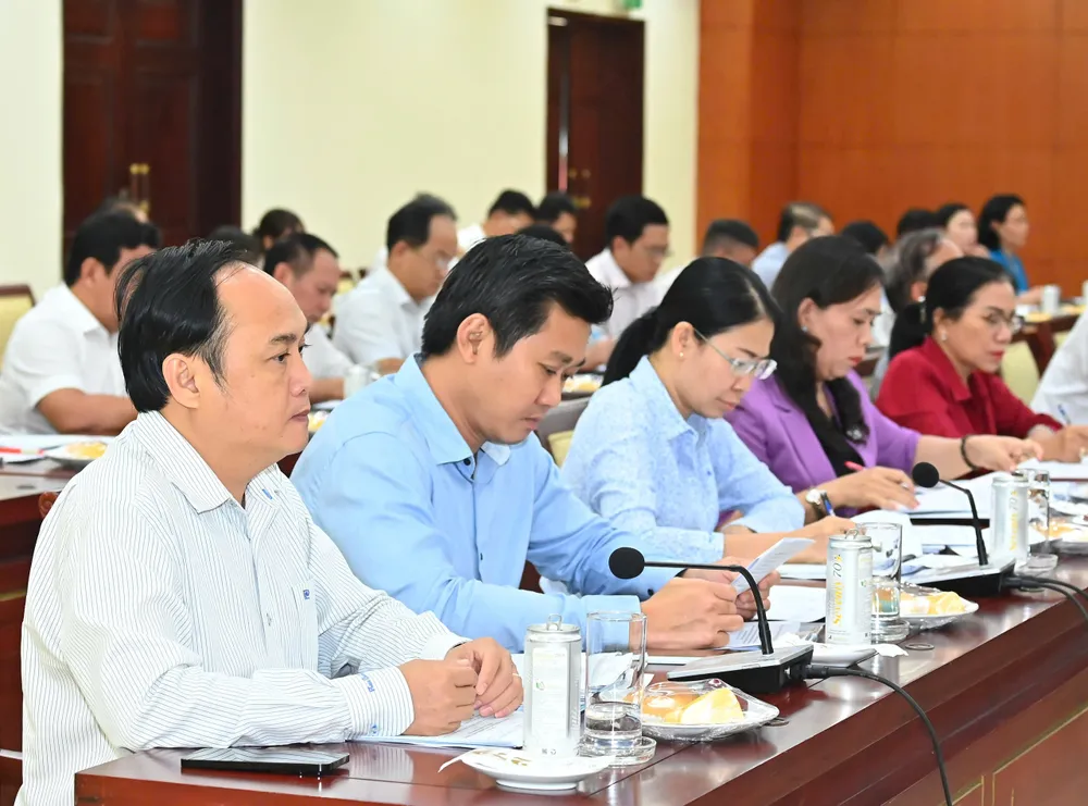 Lãnh đạo các Quận ủy, Huyện ủy và TP Thủ Đức dự buổi làm việc. Ảnh: VIỆT DŨNG 1083a796e99f5dc1048e.jpg