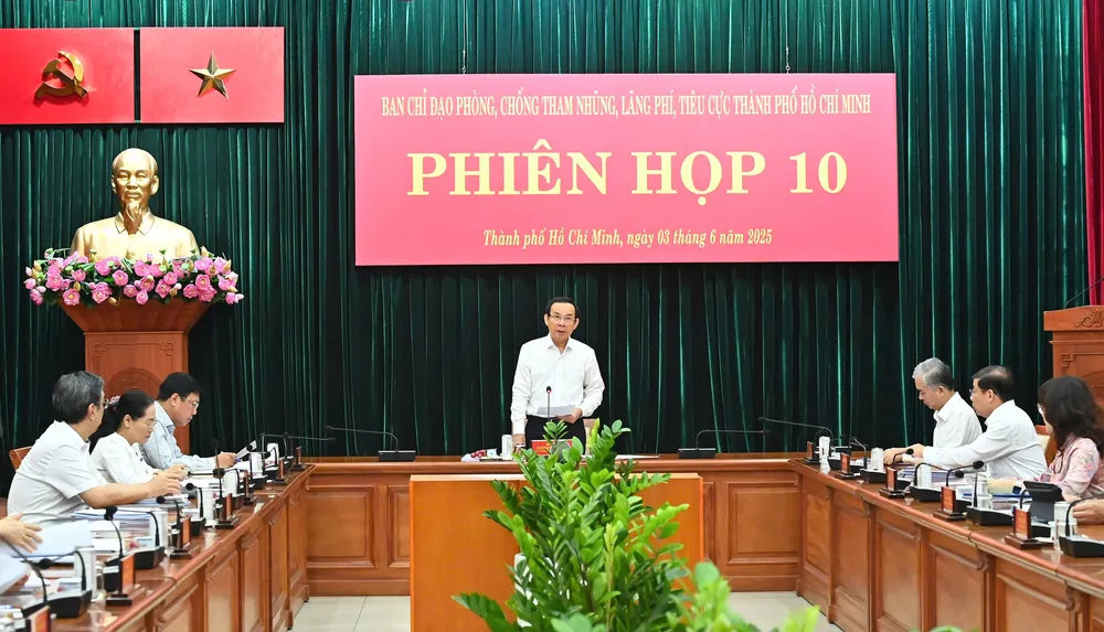 Đồng chí Nguyễn Văn Nên phát biểu kết luận phiên họp. Ảnh: VIỆT DŨNG 19175b74cf7a7b24226b.jpg