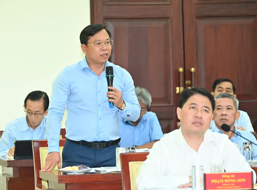 Bí thư Quận ủy quận Bình Tân Huỳnh Khắc Điệp phát biểu. Ảnh: VIỆT DŨNG 9a9cd0c447cef390aadf.jpg