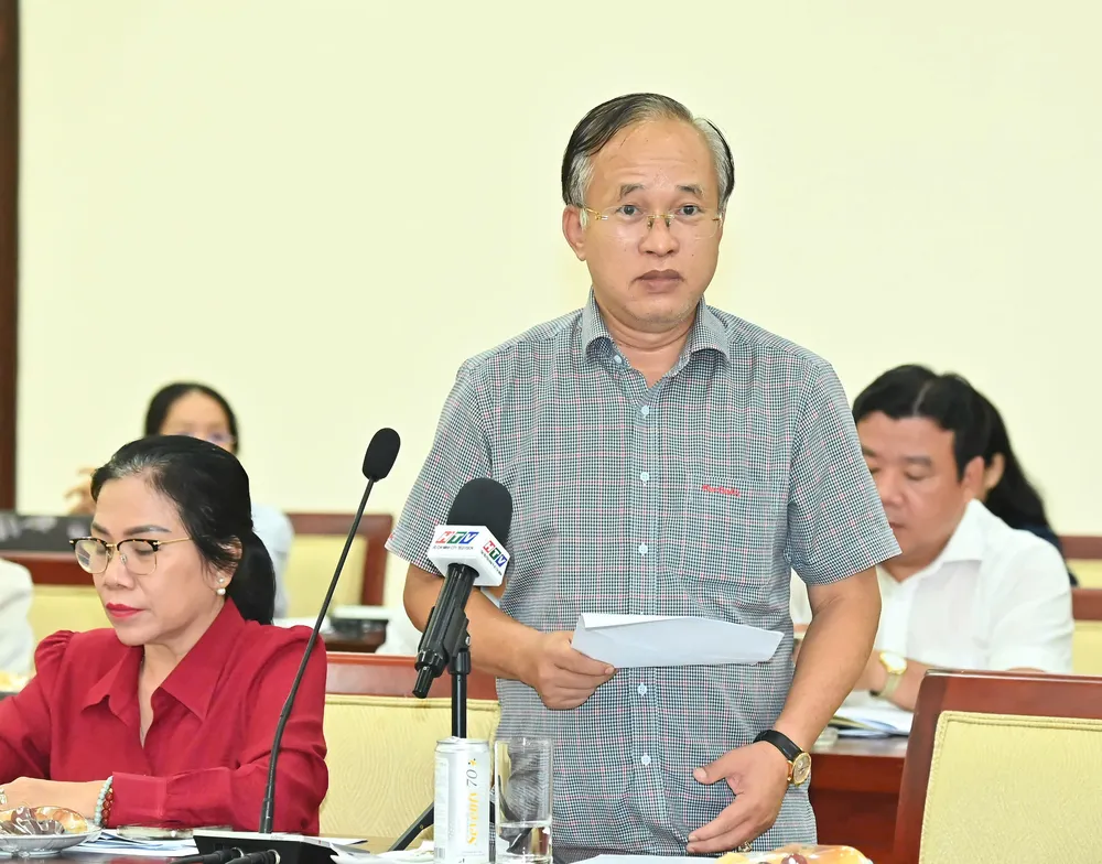 Bí thư Huyện ủy huyện Cần Giờ Nguyễn Phước Hưng phát biểu. Ảnh: VIỆT DŨNG b02f1799819335cd6c82.jpg
