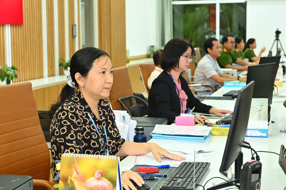 Bộ phận Tiếp nhận và Trả kết quả “Hiện đại, Phục vụ” của quận 6. Ảnh: VIỆT DŨNG ea143c5b5771e32fba60.jpg