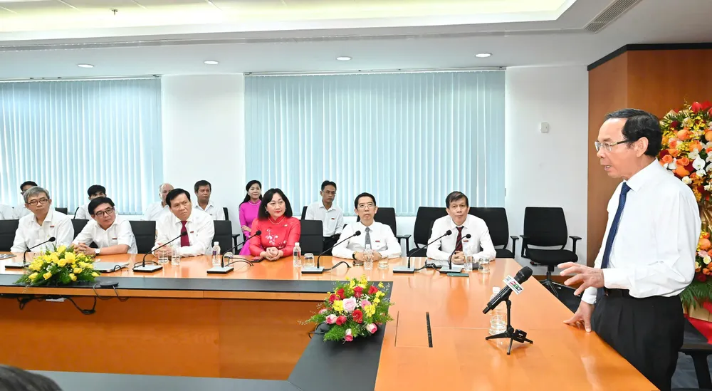 Bí thư Thành ủy TPHCM nhấn mạnh vai trò tiên phong của báo chí trong kỷ nguyên mới. Ảnh: VIỆT DŨNG 17a4407f6a2cdd72843d.jpg