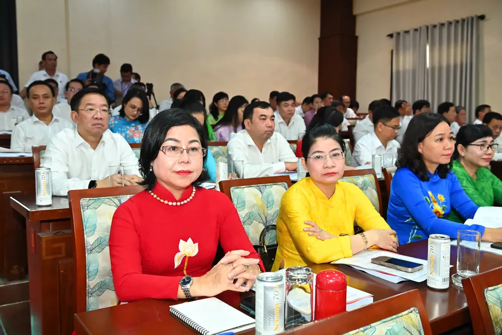 Lãnh đạo 102 phường, xã của TPHCM dự buổi làm việc. Ảnh: VIỆT DŨNG d415de26a241151f4c50.jpg