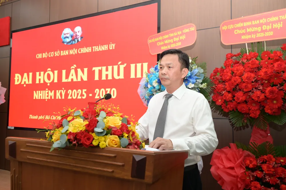 Chánh Văn phòng Ban Nội chính Thành ủy TPHCM Vũ Khánh Hoàn phát biểu. Ảnh: VĂN MINH DSC_9417.jpeg
