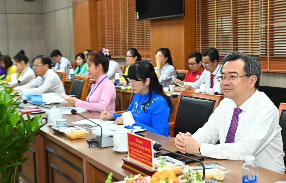 Đồng chí Nguyễn Thanh Nghị đến dự và chỉ đạo đại hội. Ảnh: VIỆT DŨNG 8d0a18c20b2bbc75e53a.jpg
