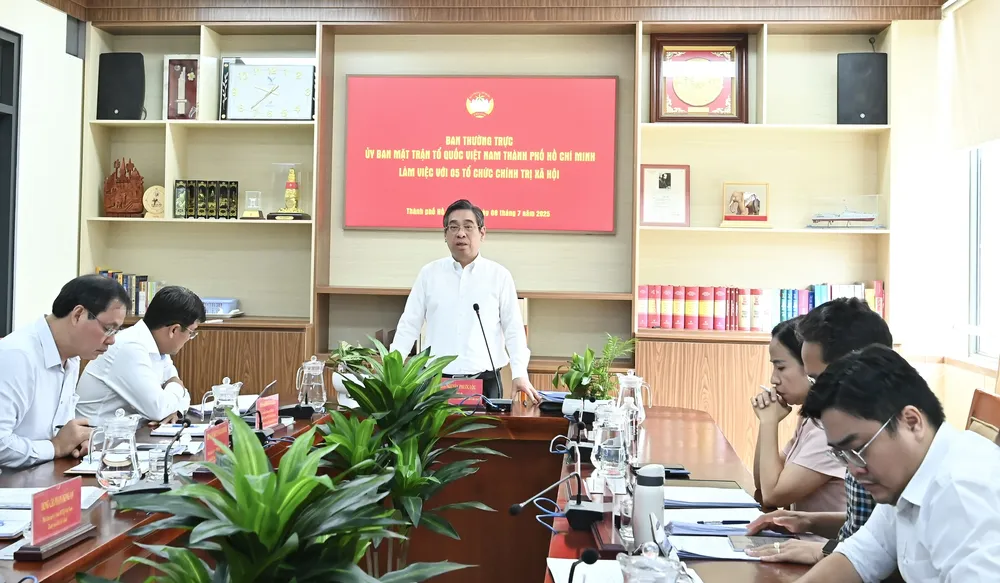 Đồng chí Nguyễn Phước Lộc phát biểu chỉ đạo. Ảnh: VIỆT DŨNG 4329c2ffbf4008b07deca7f404dd0648.jpeg