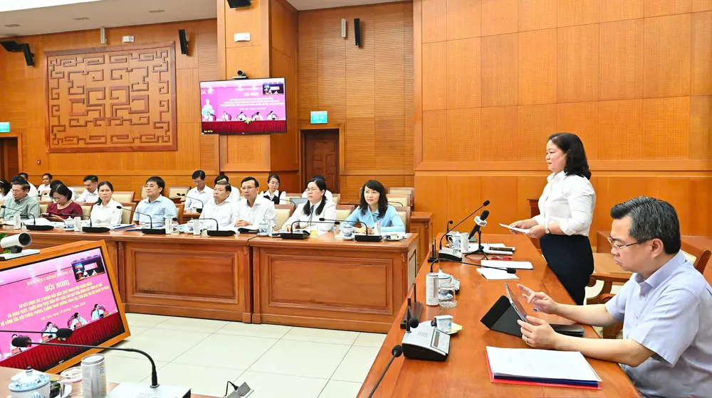 Đồng chí Nguyễn Thị Mỹ Hằng phát biểu tại điểm cầu TPHCM. Ảnh: VIỆT DŨNG 8e3c94efe2ce54900ddf.jpg