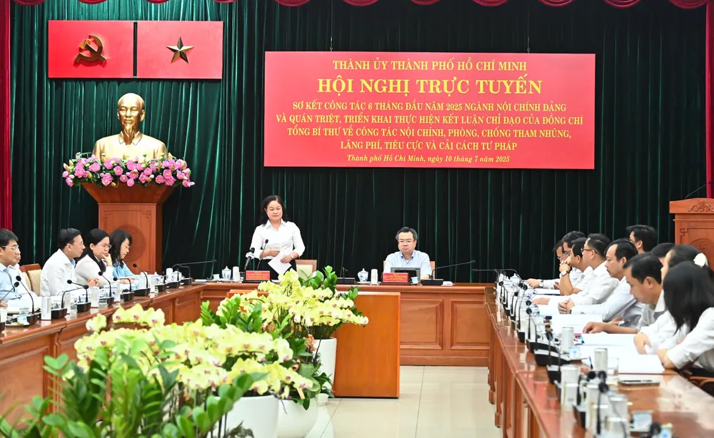 Đồng chí Nguyễn Thị Mỹ Hằng phát biểu tại hội nghị. Ảnh: VIỆT DŨNG bfca72110430b26eeb21.jpg