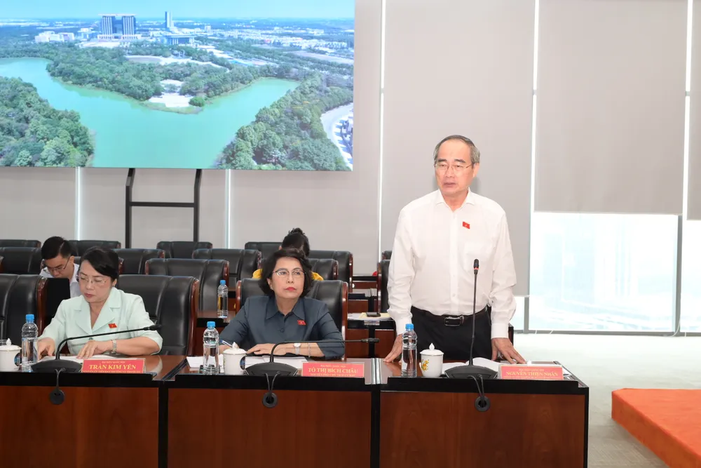 ĐBQH Nguyễn Thiện Nhân, nguyên Ủy viên Bộ Chính trị, nguyên Bí thư Thành ủy TPHCM phát biểu góp ý. Ảnh: VIỆT DŨNG DSC_2733.jpeg