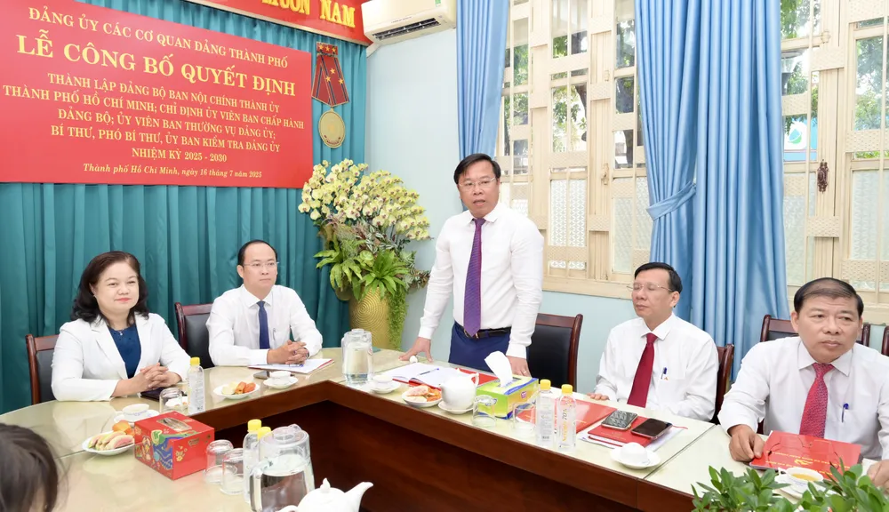 Đồng chí Huỳnh Khắc Điệp phát biểu nhận nhiệm vụ Bí thư Đảng ủy Ban Nội chính Thành ủy TPHCM. Ảnh: VĂN MINH DSC_2947.jpeg