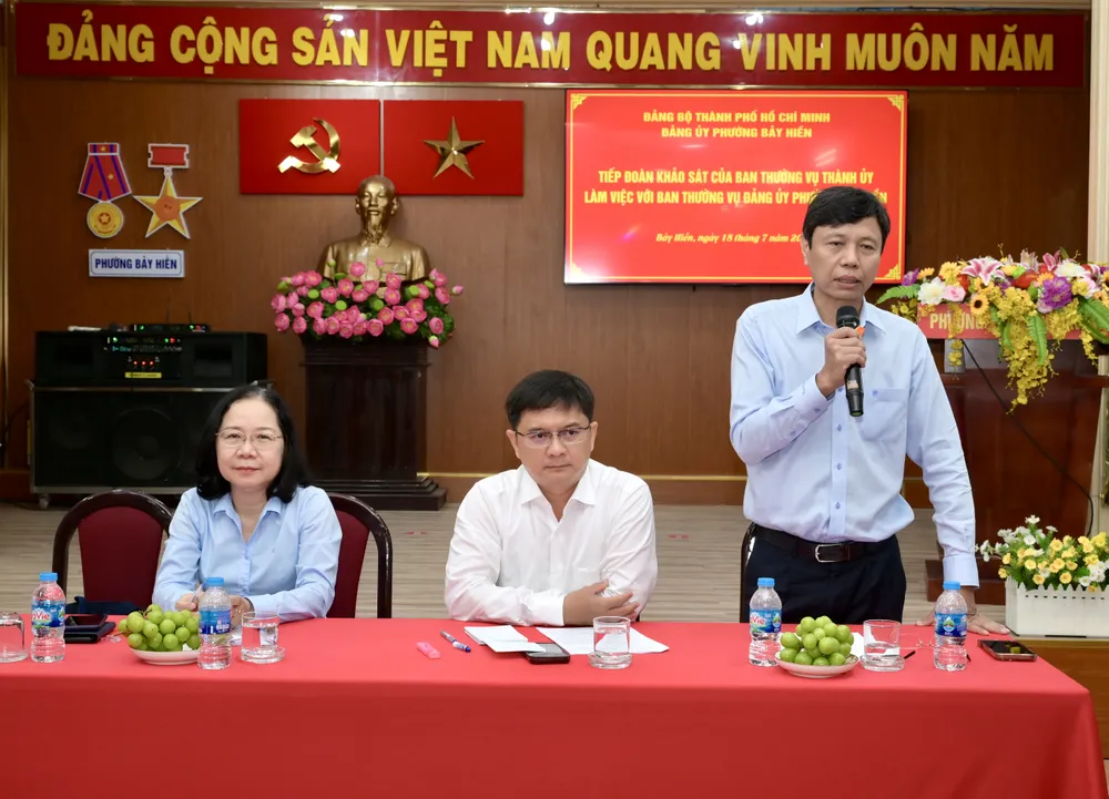 Bí thư Đảng ủy phường Bảy Hiền Nguyễn Bá Thành phát biểu. Ảnh: VĂN MINH DSC_3373.jpeg