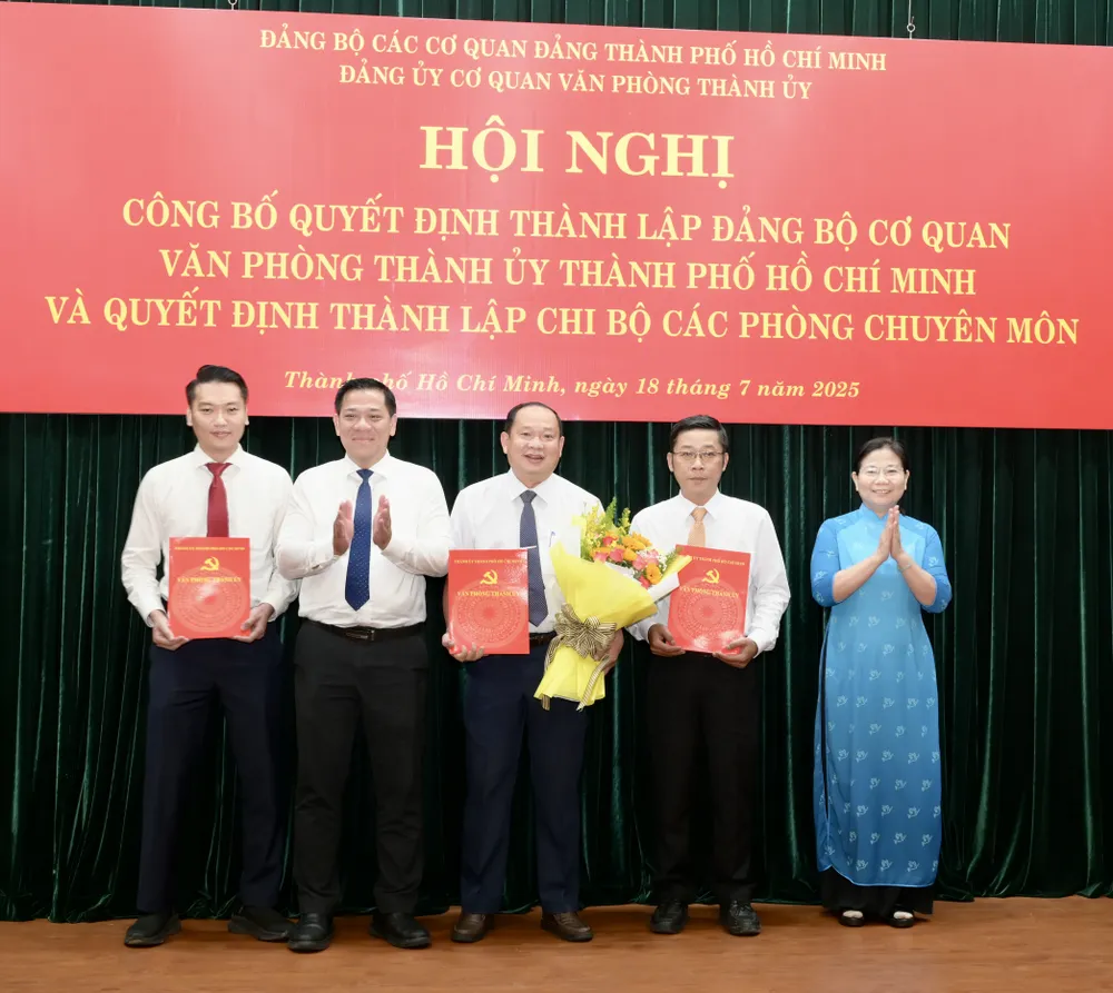 Chi bộ Phòng Tổng hợp. Ảnh: VĂN MINH DSC_3914.jpeg