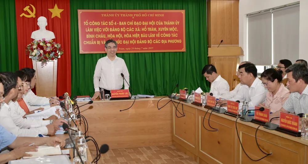 Đồng chí Nguyễn Phước Lộc phát biểu kết luận buổi làm việc. Ảnh: VĂN MINH DSC_6414.jpeg