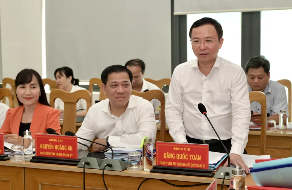 Phó Trưởng Ban Tổ chức Thành ủy TPHCM Đặng Quốc Toàn phát biểu. Ảnh: VĂN MINH DSC_6455.jpeg