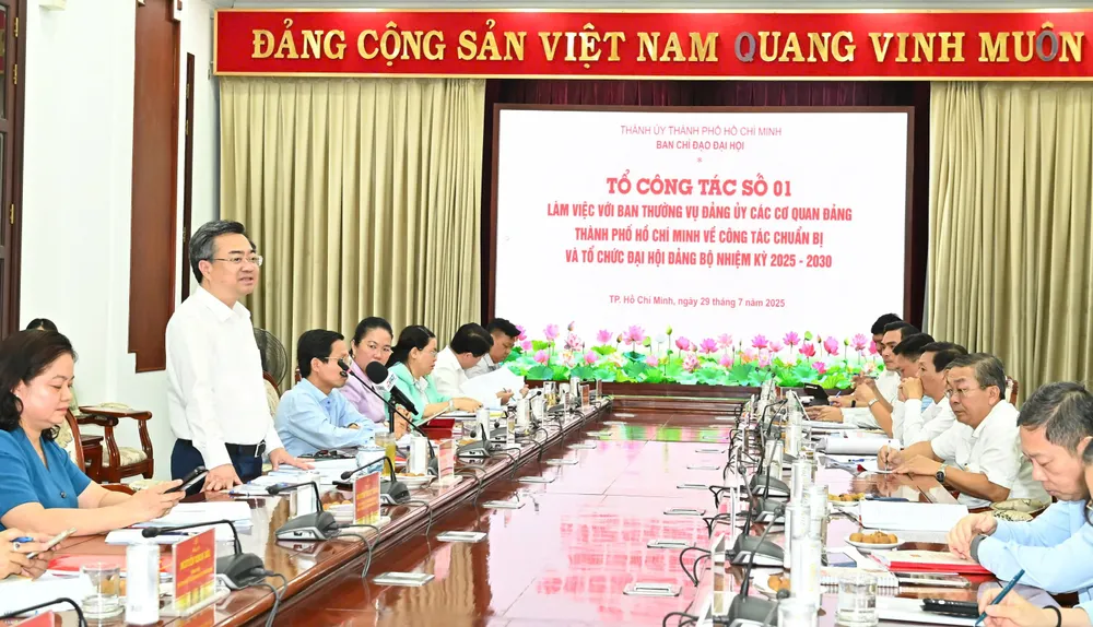 Đồng chí Nguyễn Thanh Nghị kết luận buổi làm việc. Ảnh: VIỆT DŨNG acf1519b15a69cf8c5b7.jpg
