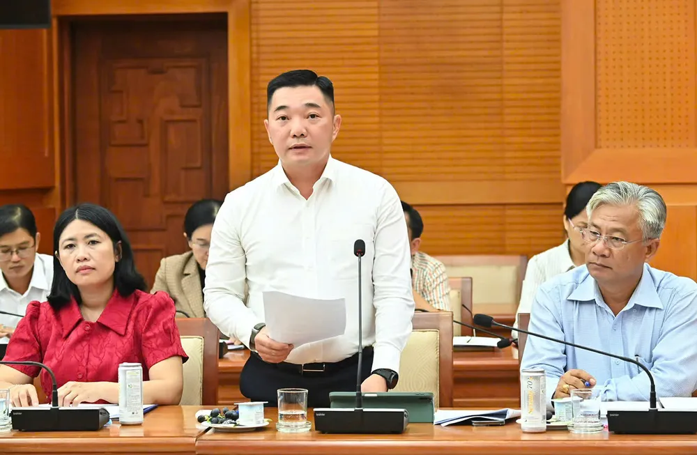 Đồng chí Lê Trương Hải Hiếu, Bí thư Đảng ủy, Chủ tịch HĐND phường An Lạc phát biểu. Ảnh: VIỆT DŨNG 2d3a364401a588fbd1b4.jpg