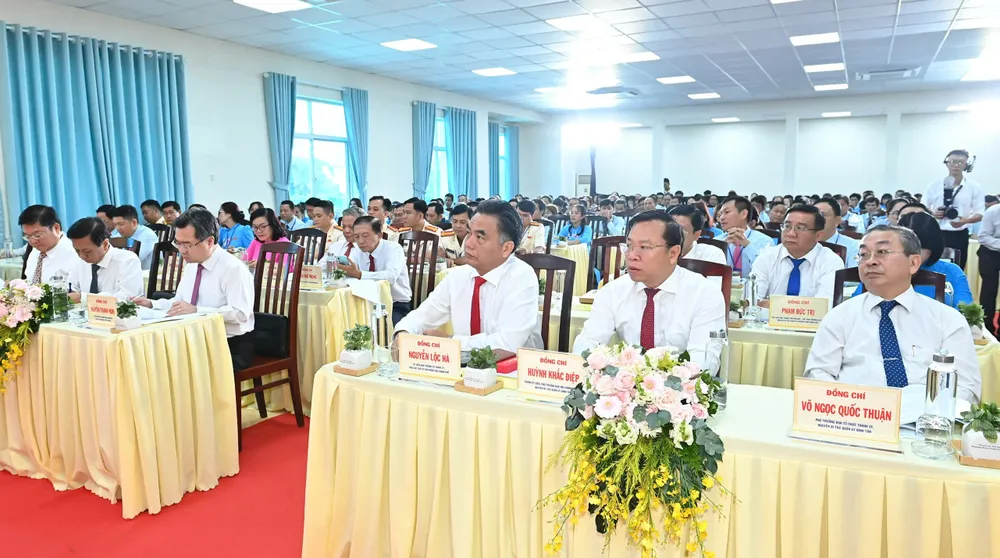 Lãnh đạo UBND TPHCM, sở ban ngành và thành viên Tổ công tác số 1 Ban Chỉ đạo đại hội của Thành ủy TPHCM đến dự. Ảnh: VIỆT DŨNG a75288d05d08d4568d19.jpg