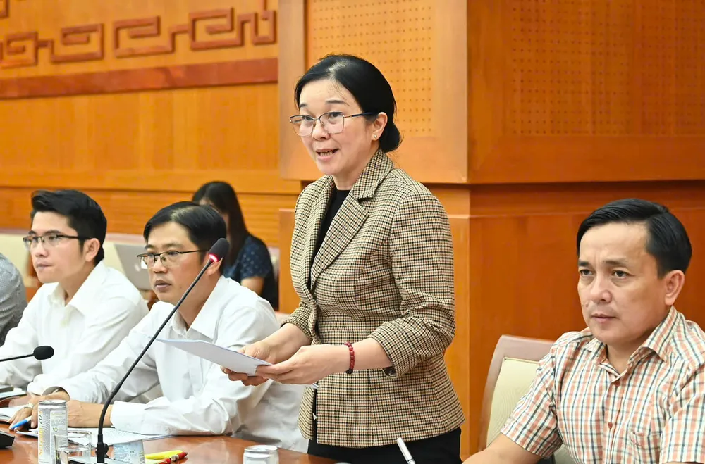 Đồng chí Phạm Thị Ngọc Diệu, Bí thư Đảng ủy, Chủ tịch HĐND phường Bình Tân phát biểu. Ảnh: VIỆT DŨNG e568f215c5f44caa15e5.jpg