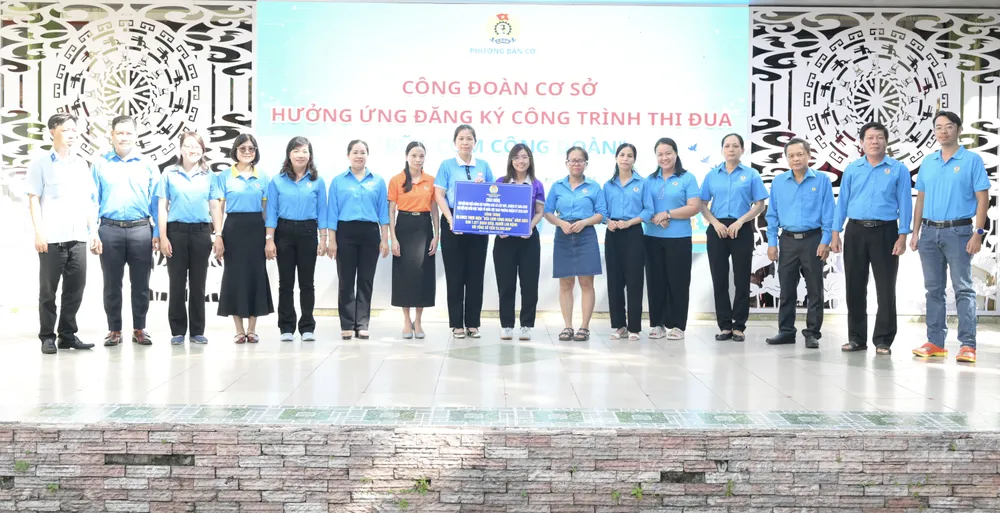 Công đoàn cơ sở hưởng ứng đăng ký công trình thi đua. Ảnh: VĂN MINH DSC_8146.jpeg