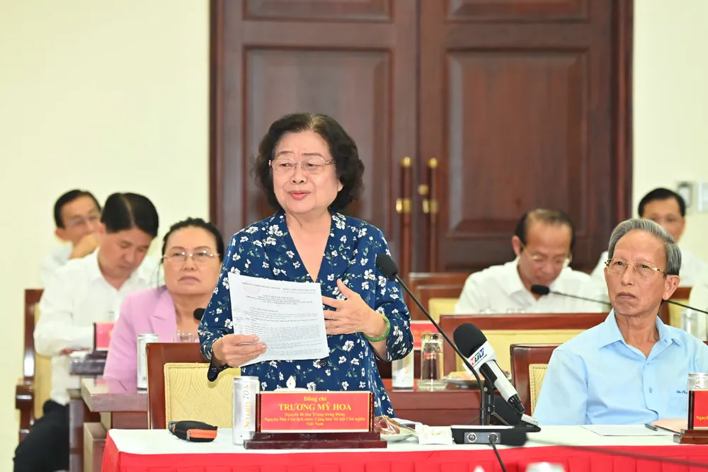 Nguyên Phó Chủ tịch nước Trương Mỹ Hoa góp ý. Ảnh: VIỆT DŨNG IMG_0364.jpeg