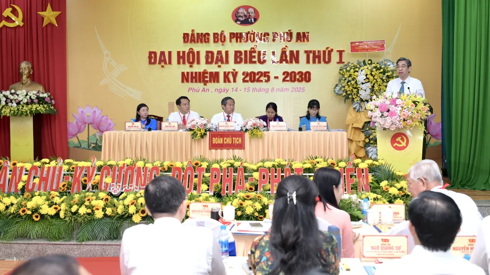 Đồng chí Nguyễn Phước Lộc phát biểu chỉ đạo đại hội. Ảnh: VĂN MINH DSC_8980.jpeg