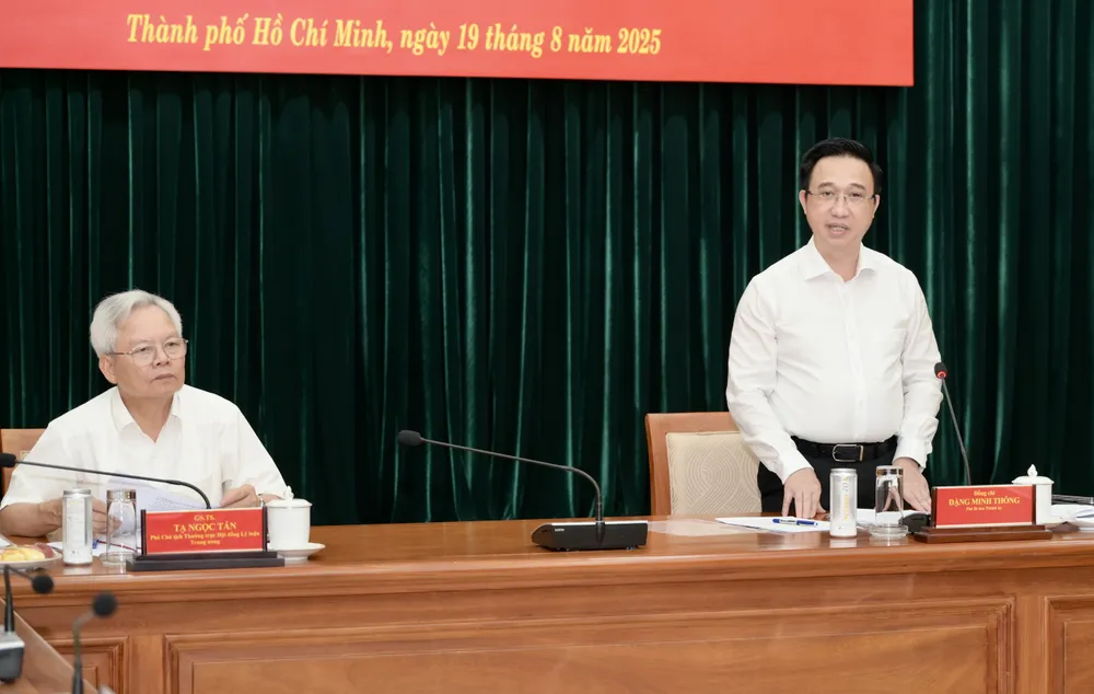 Phó Bí thư Thành ủy TPHCM Đặng Minh Thông phát biểu. Ảnh: VĂN MINH DSC_9739.jpeg