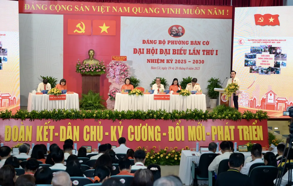 Chủ tịch UBND phường Bàn Cờ Huỳnh Gia Giang phát biểu DSC_9961.jpeg