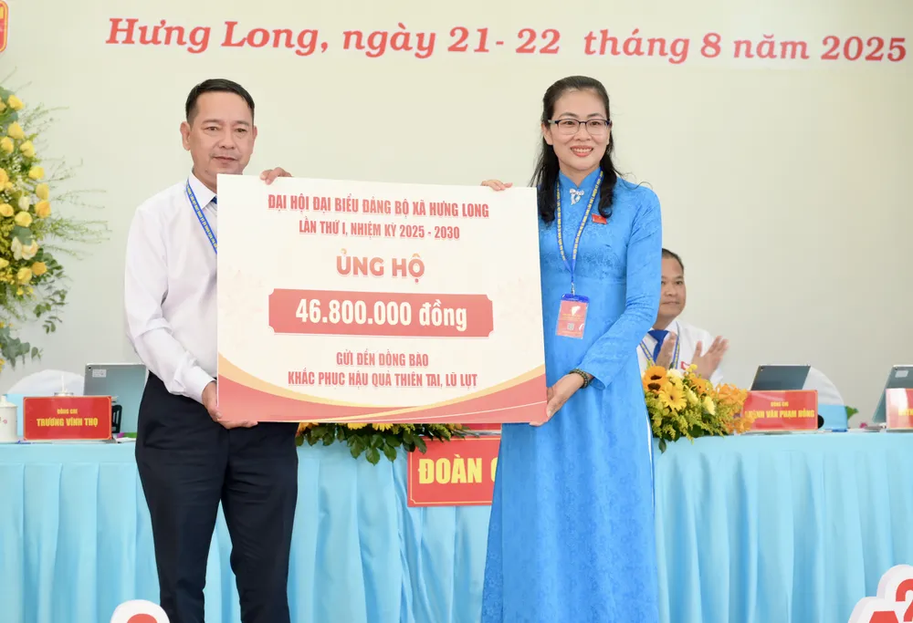 Đại hội quyên góp, ủng hộ đồng bào khắc phục hậu quả thiên tai, lũ lụt. Ảnh: VĂN MINH DSC_0167.jpeg