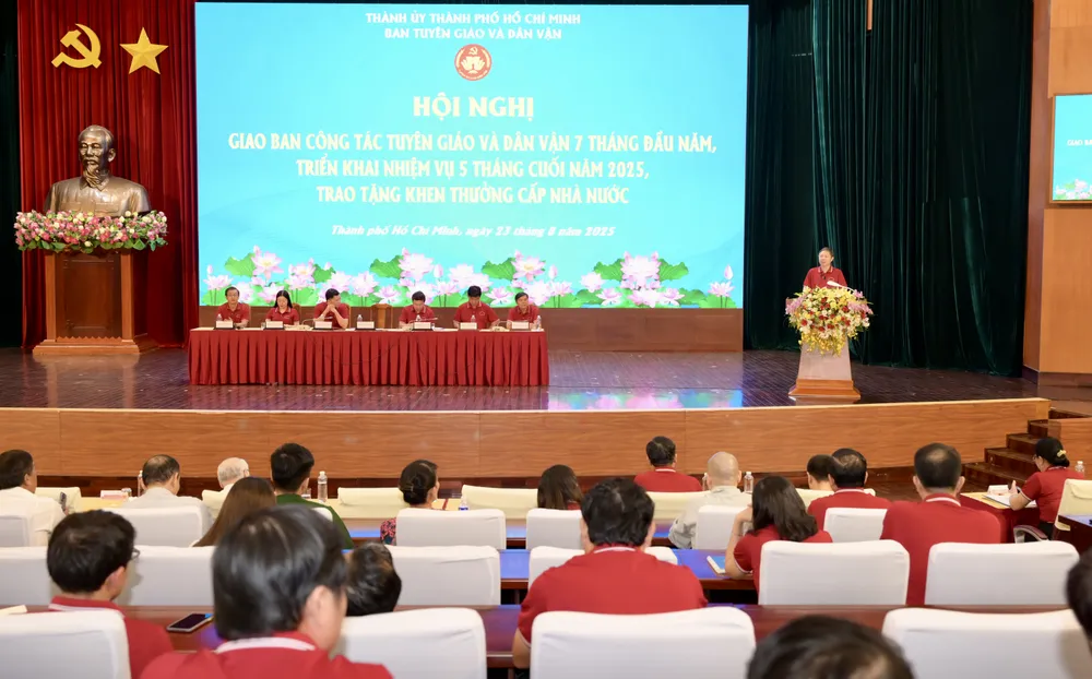 Đồng chí Dương Anh Đức phát biểu kết luận hội nghị. Ảnh: VĂN MINH DSC_0600.jpeg