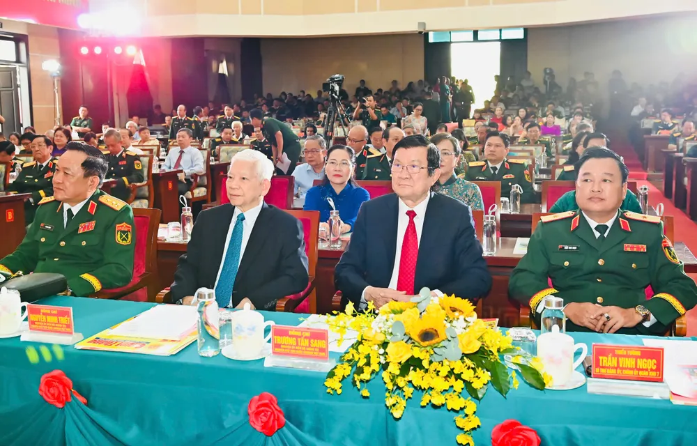 Nguyên Chủ tịch nước Nguyễn Minh Triết và nguyên Chủ tịch nước Trương Tấn Sang dự lễ kỷ niệm. Ảnh: VIỆT DŨNG 374114946408555792.jpg
