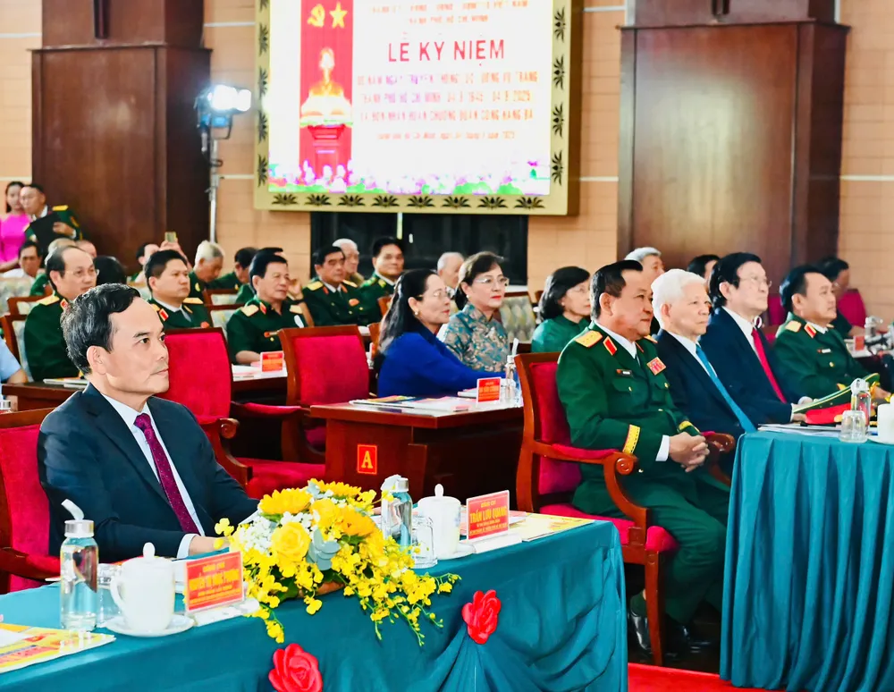 Bí thư Thành ủy TPHCM Trần Lưu Quang dự lễ kỷ niệm. Ảnh: VIỆT DŨNG 3d8bea404a6bc135987a.jpg