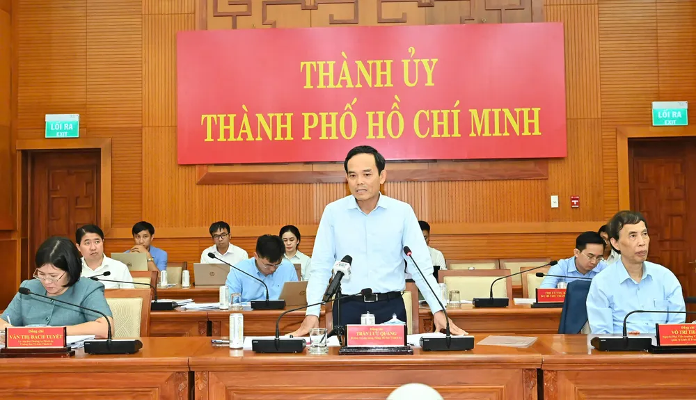 Bí thư Thành ủy TPHCM Trần Lưu Quang kết luận buổi làm việc với Ban Chỉ đạo xây dựng và phát triển Trung tâm Tài chính quốc tế tại TPHCM ngày 10-9. Ảnh: VIỆT DŨNG 1cca1f88b5773e296766.jpg
