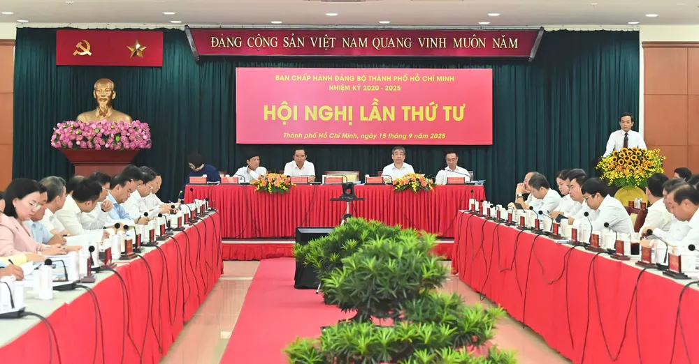 Bí thư Thành ủy TPHCM Trần Lưu Quang phát biểu khai mạc hội nghị. Ảnh: VIỆT DŨNG 1a5377c75d71d62f8f60.jpg