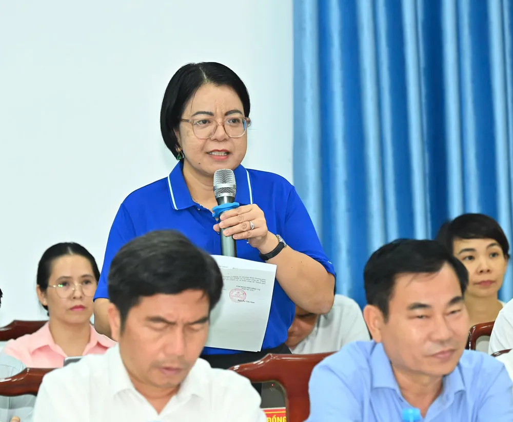 Giám đốc Trung tâm Chuyển đổi số TPHCM Võ Thị Trung Trinh phát biểu. Ảnh: VIỆT DŨNG a2615108685ee200bb4f.jpg
