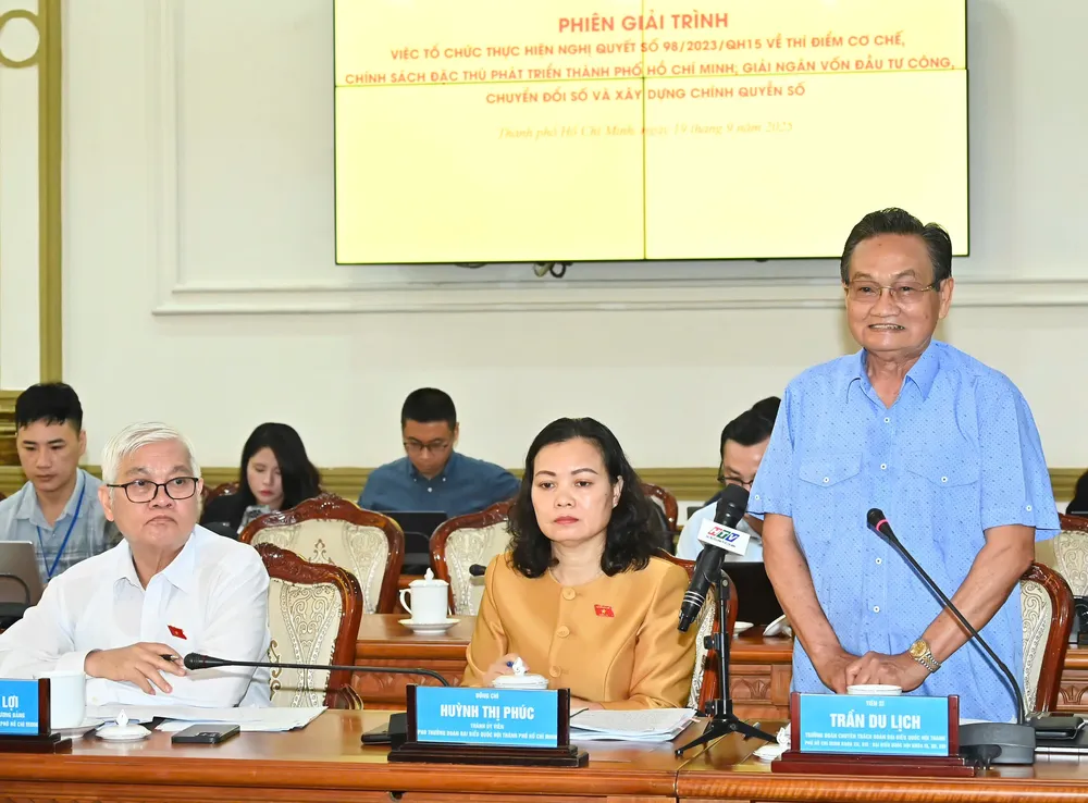 TS Trần Du Lịch phát biểu góp ý. Ảnh: VIỆT DŨNG 83610972853650418.jpg