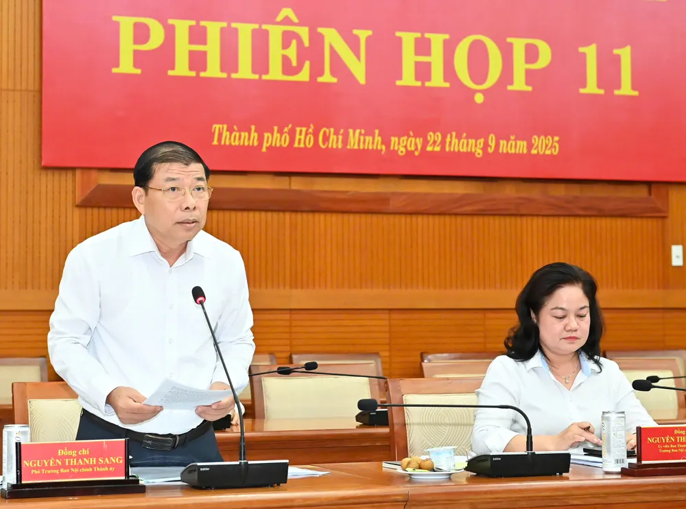 Phó Trưởng Ban Nội chính Thành ủy TPHCM Nguyễn Thanh Sang báo cáo. Ảnh: VIỆT DŨNG 87588eabf7a77df924b6.jpg