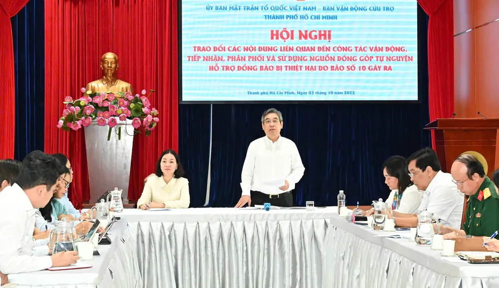 Đồng chí Nguyễn Phước Lộc chủ trì hội nghị. Ảnh: VIỆT DŨNG d4fd82e82166ab38f277.jpg