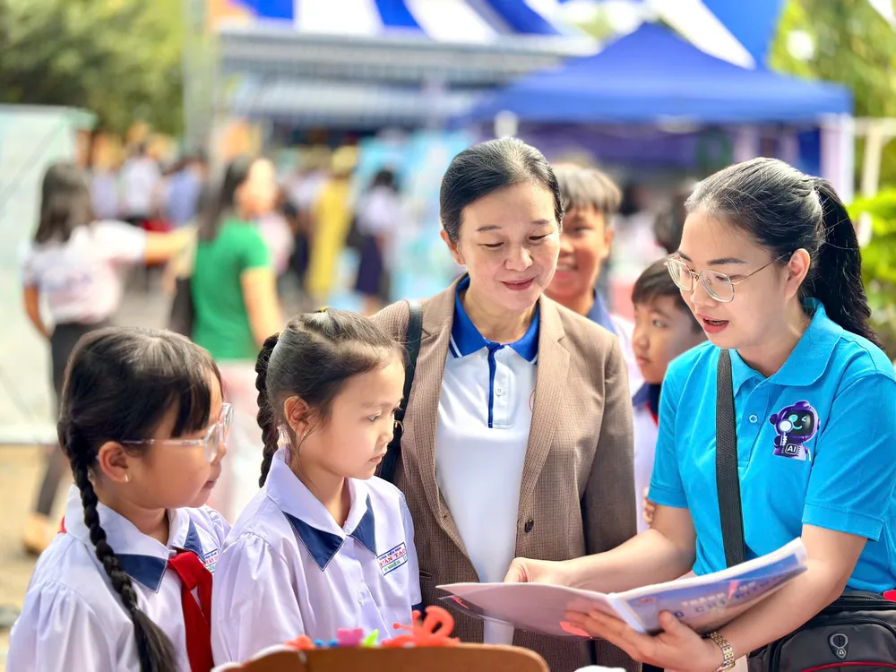 Các em học sinh tham gia ngày hội gen-h-z7083287230664_c79a49deaee126be43fe4884d09d37ca.jpg