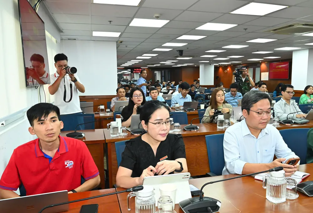 Đại diện các cơ quan báo chí tham gia họp báo. Ảnh: VIỆT DŨNG IMG_6297.jpeg