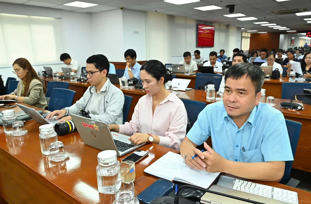 Các đại biểu tham dự họp báo. Ảnh: VIỆT DŨNG IMG_6299.jpeg