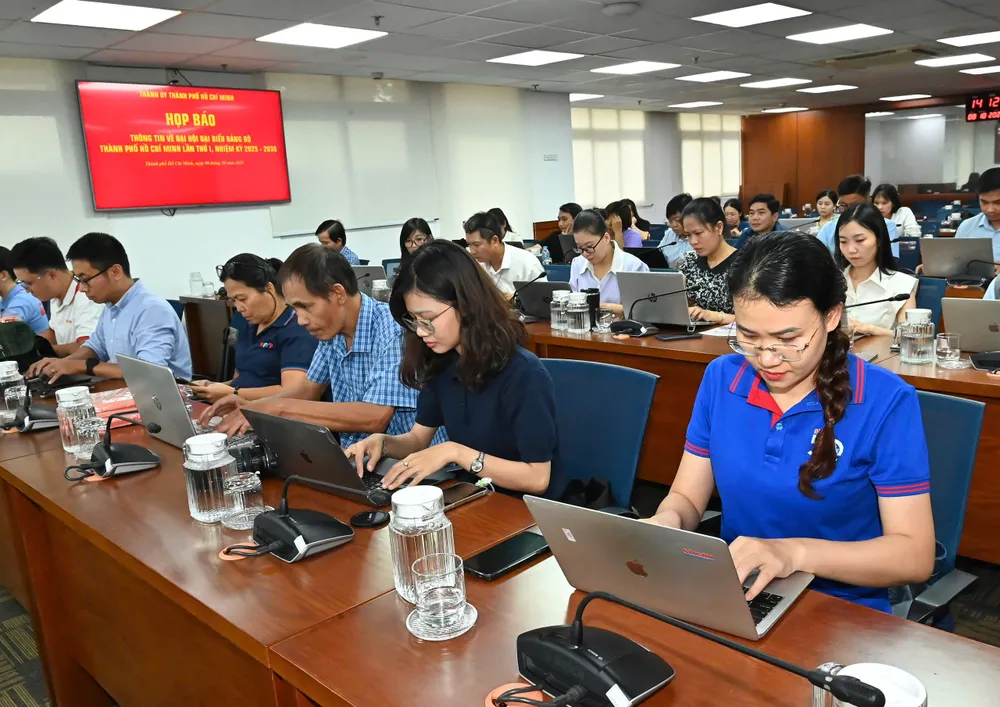 Họp báo thu hút nhiều phóng viên các cơ quan báo, đài. Ảnh: VIỆT DŨNG IMG_6300.jpeg