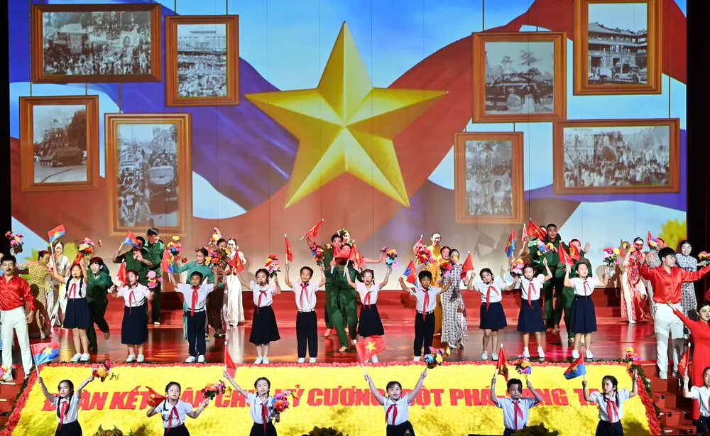 Tổng duyệt chương trình nghệ thuật khai mạc đại hội. Ảnh: VIỆT DŨNG IMG_6768.jpeg