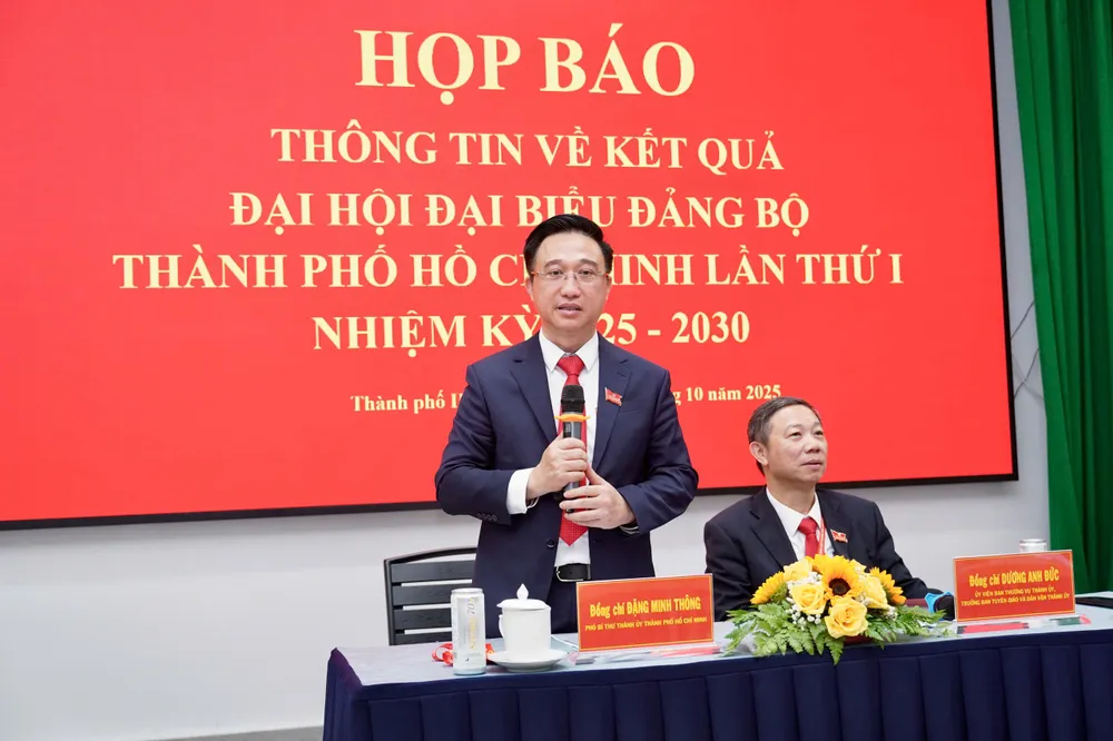 Phó Bí thư Thành ủy TPHCM Đặng Minh Thông phát biểu. Ảnh: HOÀNG HÙNG 7fa10f379420197e4031.jpg