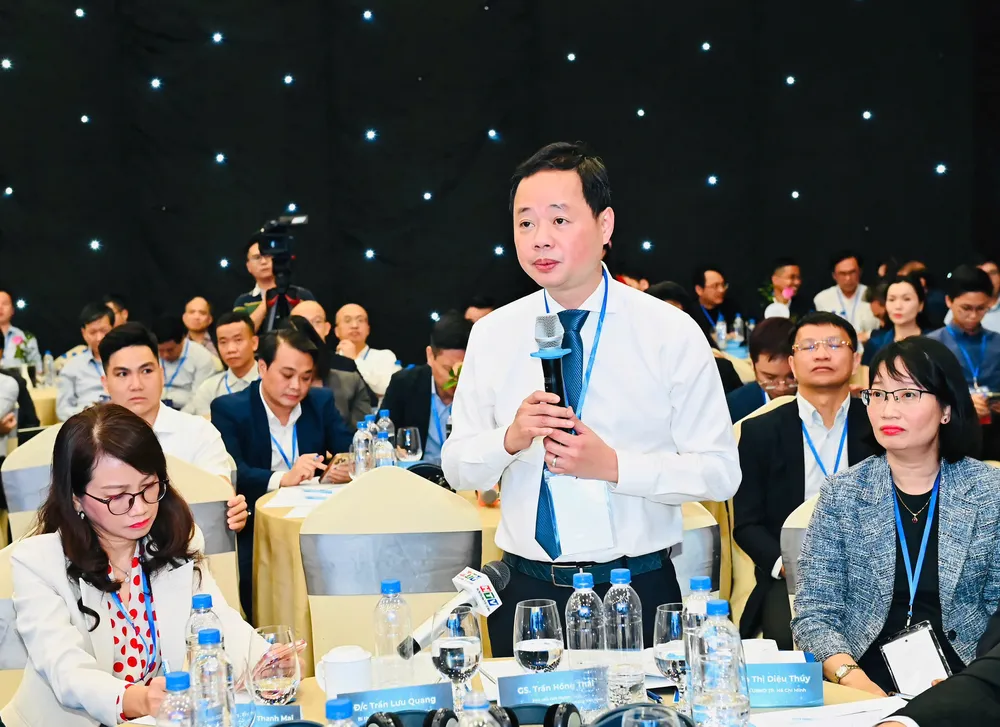 Делегаты выразили своё мнение руководству Хошимина. Фото: VIET DUNG 193246331521190275220.jpg