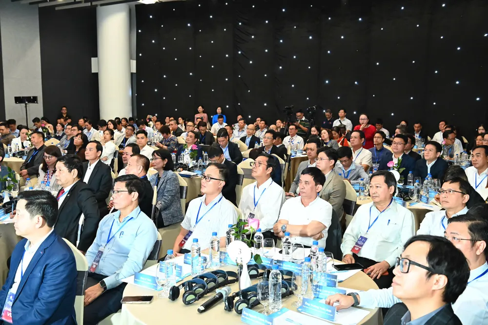 Представители научно-технического сообщества и инновационные стартапы встречаются с руководством Хошимина. Фото: Вьет Дунг 421503936579292413312.jpg