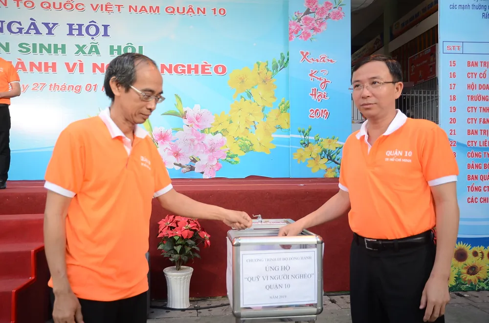 Gần 4 tỷ đồng ủng hộ “Đồng hành vì người nghèo“ ảnh 3