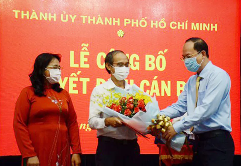 Chủ tịch HĐND quận 10 nghỉ hưu trước tuổi ảnh 1