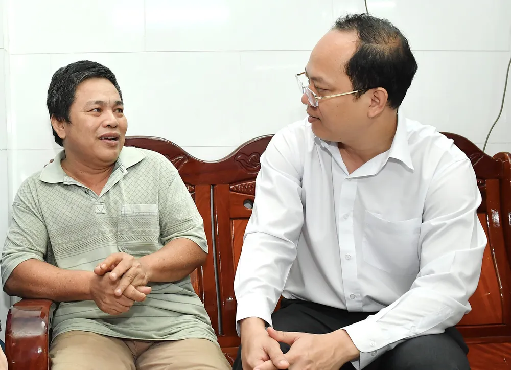 Đồng chí Nguyễn Hồ Hải thăm, chúc Tết nhiều đơn vị, cá nhân ảnh 5