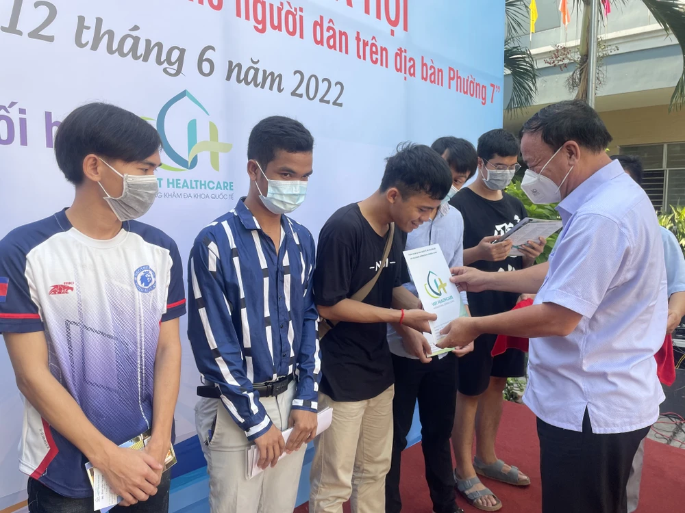 Khám sức khỏe hậu Covid-19 cho người dân có hoàn cảnh khó khăn ảnh 3 Khám sức khỏe hậu Covid-19 cho người dân có hoàn cảnh khó khăn ảnh 3