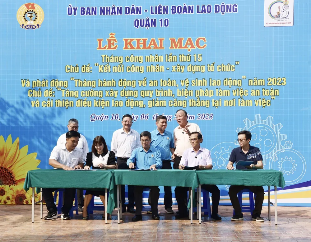 Ban Thường vụ Liên đoàn Lao động quận 10 ký kết liên tịch với một số đơn vị, doanh nghiệp về những hoạt động chăm lo đoàn viên, người lao động Ban Thường vụ Liên đoàn Lao động quận 10 ký kết liên tịch với một số đơn vị, doanh nghiệp về những hoạt động chăm lo đoàn viên, người lao động